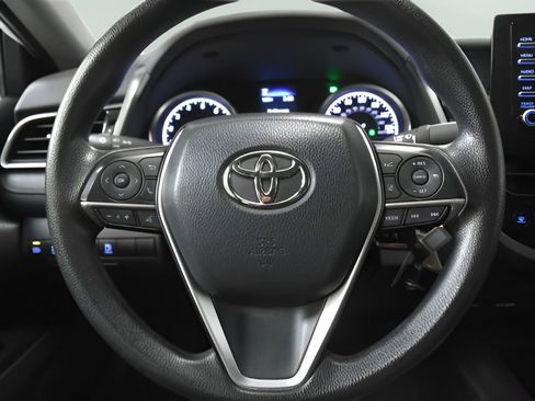 Used 2022 Toyota Camry LE image 12
