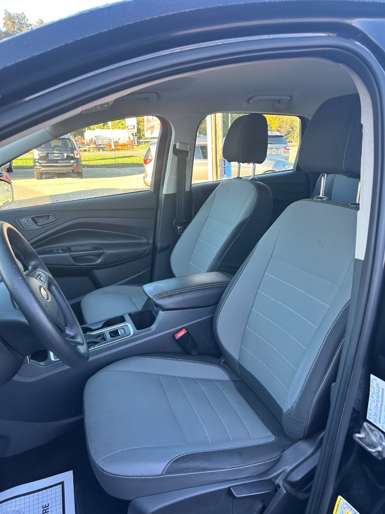 Used 2017 Ford Escape S FWD image 9