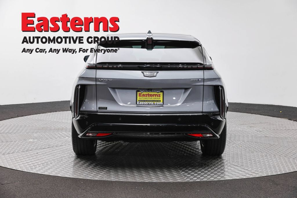 Used 2024 Cadillac Lyriq Luxury RWD image 6