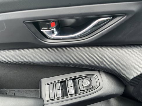 Used 2024 Subaru Ascent Premium w/ Convenience Package image 18