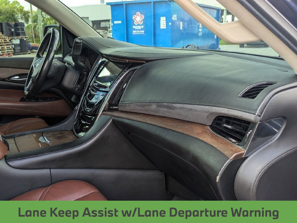 Used 2019 Cadillac Escalade ESV Premium Luxury RWD image 34