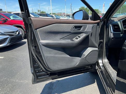 Used 2021 Nissan Rogue S AWD/4WD image 18