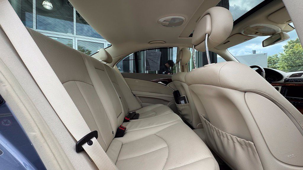 Used 2005 Mercedes-Benz E 320 CDI Sedan image 20