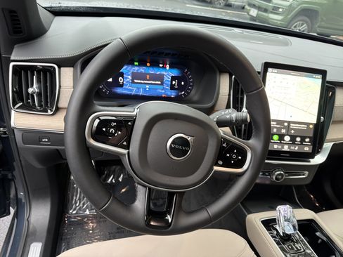 Certified 2026 Volvo XC90 B6 Plus AWD/4WD image 18