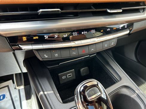 Certified 2024 Cadillac XT4 Sport AWD/4WD image 21