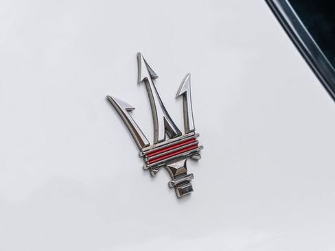 Used 2022 Maserati Levante Trofeo AWD/4WD image 26