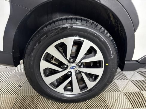 Used 2025 Subaru Outback Premium AWD/4WD image 33