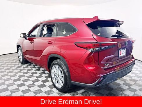 Used 2023 Toyota Highlander Limited image 21