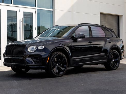 Used 2022 Bentley Bentayga image 50