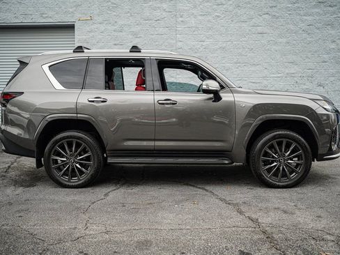 Used 2023 Lexus LX 600 F Sport w/ Accessory Package (Z1) image 17