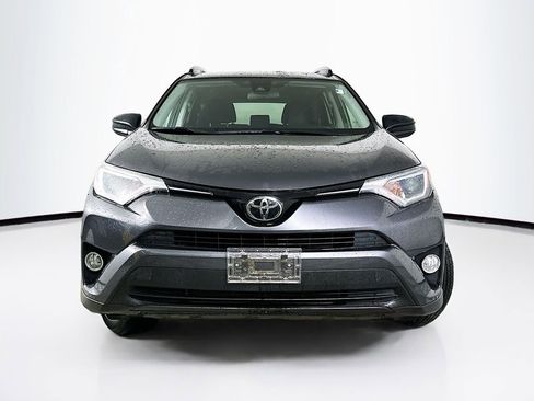 Used 2017 Toyota RAV4 LE FWD image 5