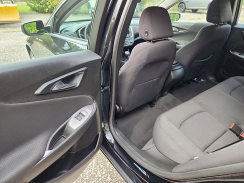 Used 2023 Chevrolet Malibu LS image 17