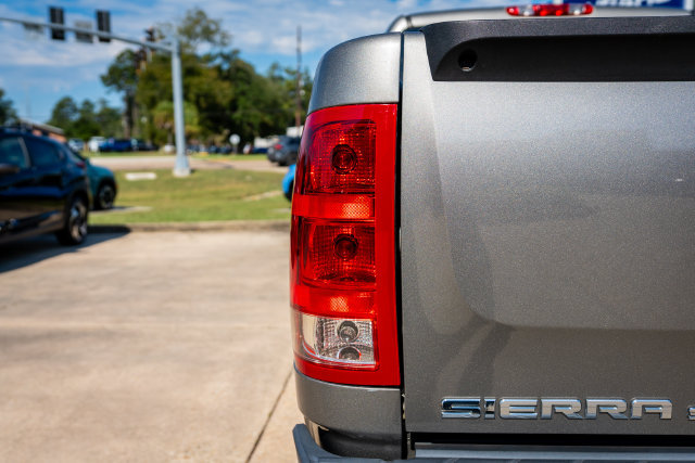 Used 2007 GMC Sierra 1500 SLE w/ SLE1 Preferred Package AWD/4WD image 16