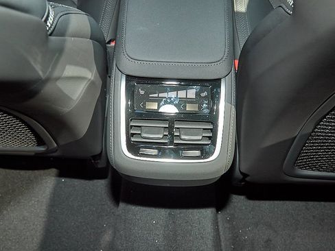 New 2026 Volvo XC90 B5 Plus w/ Protection Package image 24