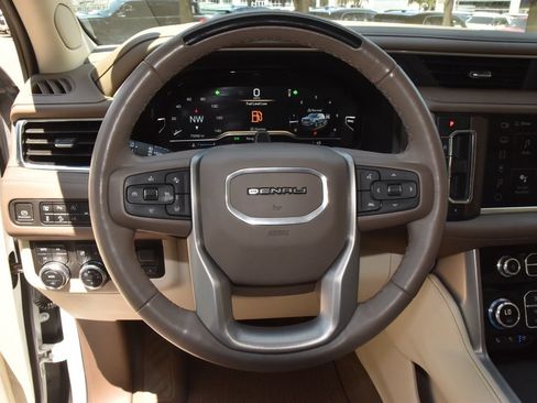 Used 2024 GMC Yukon XL Denali w/ Advanced Technology Package AWD/4WD image 24