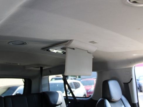 Used 2019 Cadillac Escalade ESV Luxury RWD image 57
