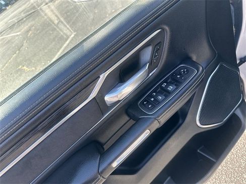 Used 2024 RAM 1500 Laramie image 15
