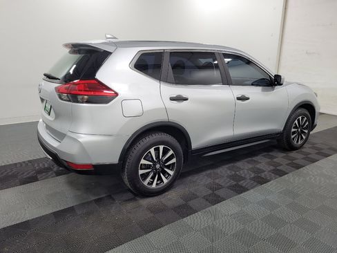 Used 2017 Nissan Rogue S AWD/4WD image 10