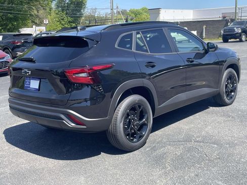 New 2026 Chevrolet Trax LT w/ Midnight Edition FWD image 23