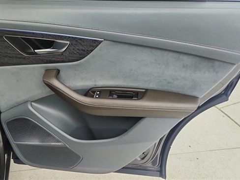 Used 2023 Audi Q8 Prestige w/ Prestige Package image 29