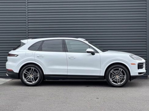 Used 2024 Porsche Cayenne AWD/4WD image 8