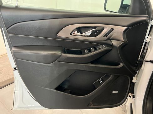 Used 2023 Chevrolet Traverse Premier AWD/4WD image 15