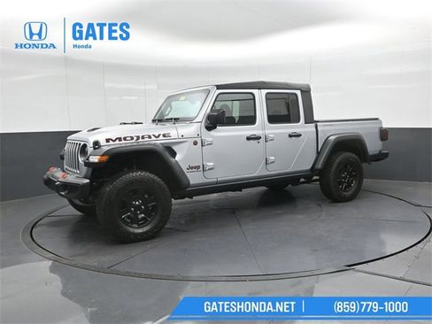 Used 2023 Jeep Gladiator Mojave image 7