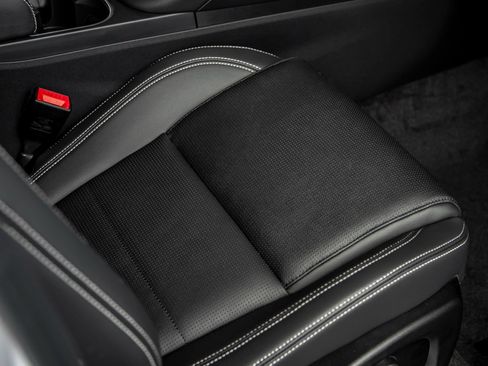 New 2024 Jaguar E-PACE R-Dynamic SE image 27