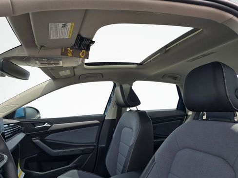 New 2026 Volkswagen Jetta SE FWD image 20