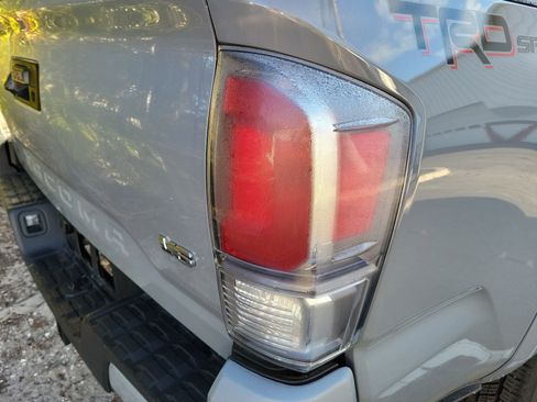 Used 2021 Toyota Tacoma TRD Sport image 9