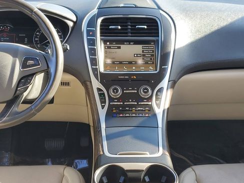 Used 2017 Lincoln MKX Reserve w/ Lincoln MKX Climate Package image 20