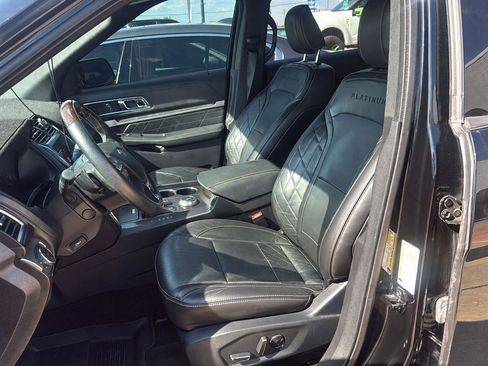 Used 2018 Ford Explorer Platinum AWD/4WD image 11