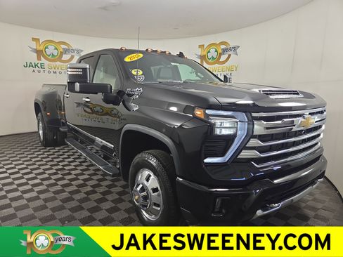 Used 2025 Chevrolet Silverado 3500 High Country w/ High Country Premium Package AWD/4WD image 1