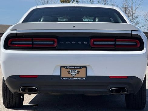 Used 2018 Dodge Challenger SXT Plus RWD image 4