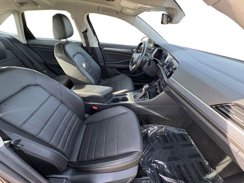 Used 2024 Volkswagen Jetta SE image 24