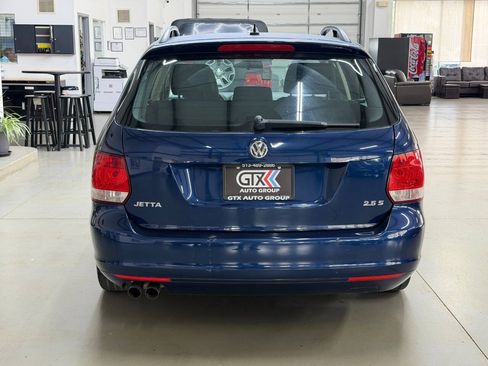 Used 2011 Volkswagen Jetta S FWD image 3