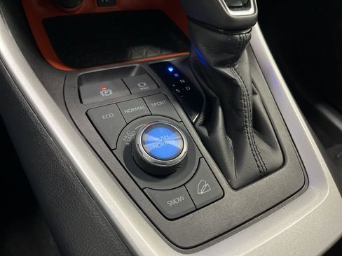 Used 2024 Toyota RAV4 Adventure image 15