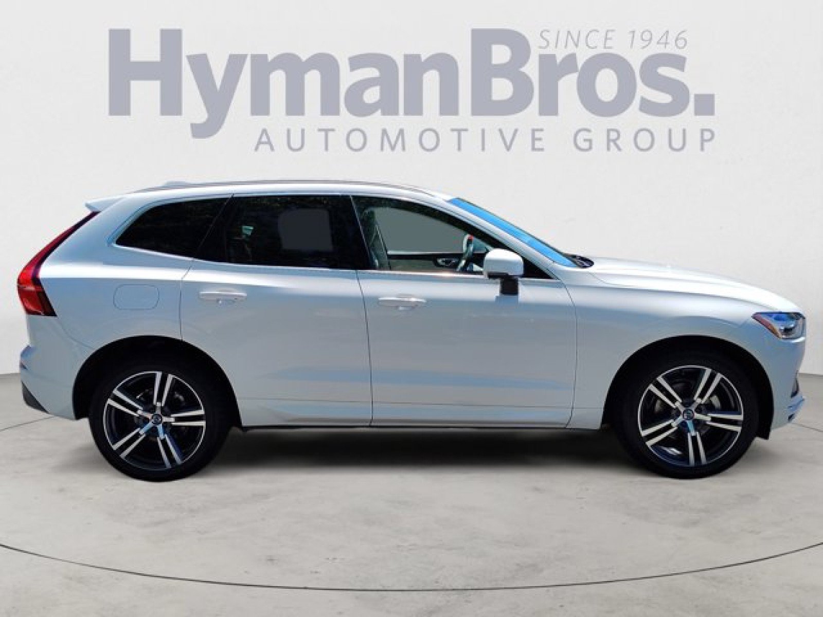 Used 2020 Volvo XC60 T5 Momentum w/ Protection Package Premier AWD/4WD image 2