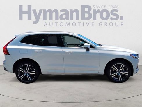 Used 2020 Volvo XC60 T5 Momentum w/ Protection Package Premier AWD/4WD image 2