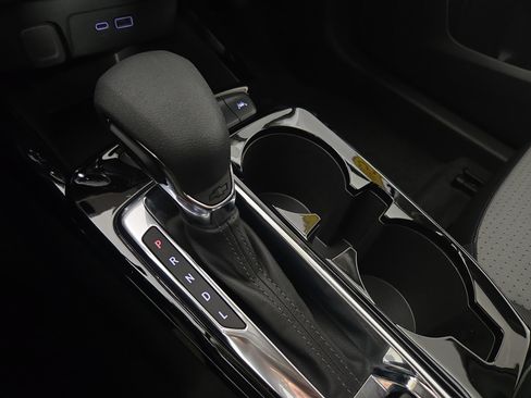Certified 2025 Chevrolet Trax LT FWD image 22
