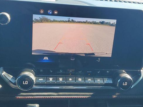 Used 2023 Chevrolet Colorado Z71 w/ Z71 Convenience Package 2 image 30