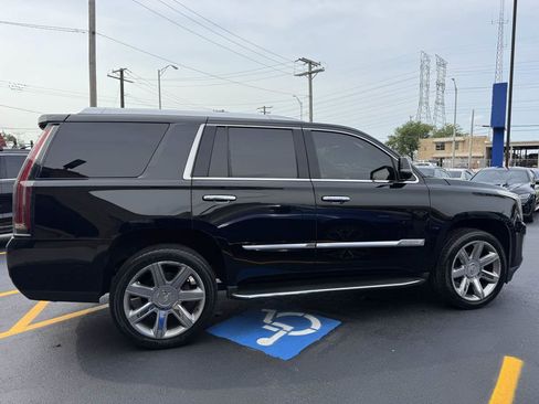 Used 2020 Cadillac Escalade Luxury AWD/4WD image 4