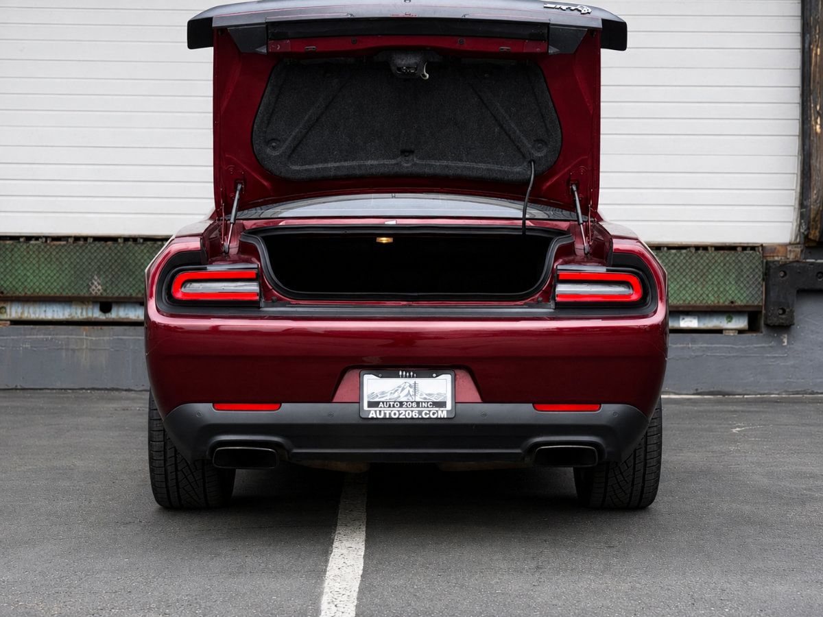 Used 2022 Dodge Challenger SRT Hellcat RWD image 5