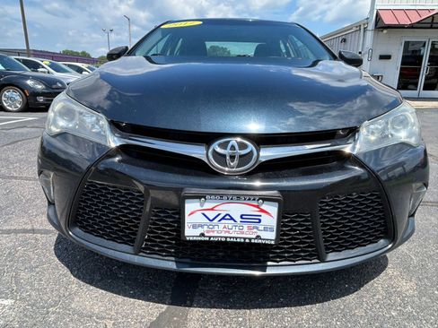 Used 2017 Toyota Camry SE FWD image 2