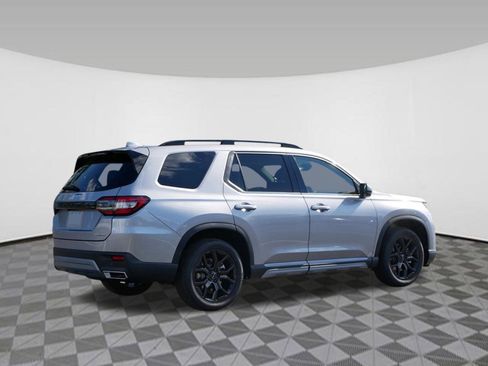 New 2025 Honda Pilot Touring image 5
