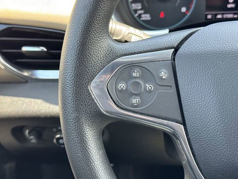 Used 2023 Chevrolet Traverse LS FWD image 19