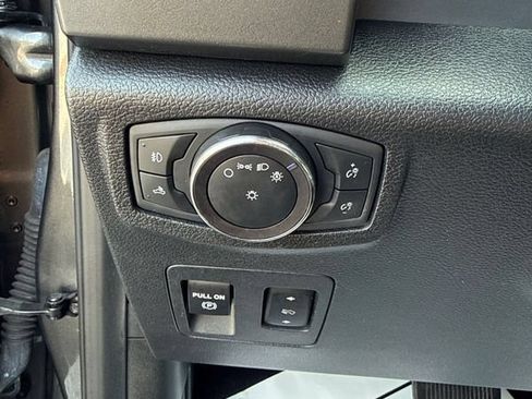 Used 2019 Ford F150 XLT w/ Equipment Group 302A Luxury AWD/4WD image 17