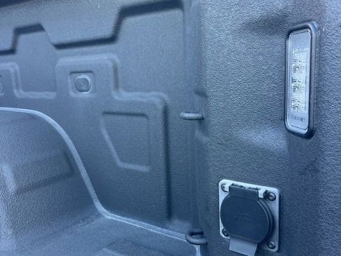 Used 2024 GMC Sierra 1500 SLT w/ SLT Premium Plus Package AWD/4WD image 33
