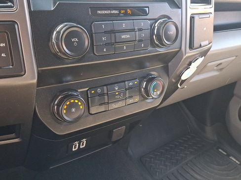 Used 2019 Ford F150 XLT AWD/4WD image 29