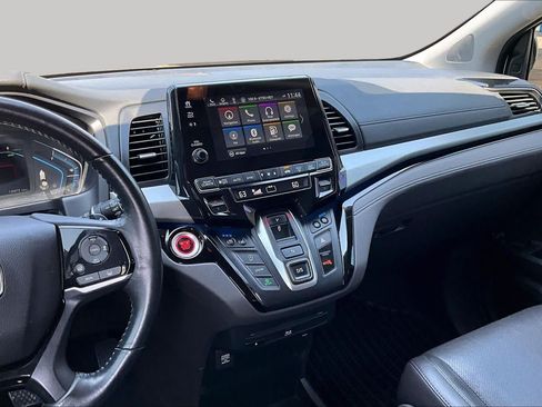 Used 2018 Honda Odyssey Elite image 7